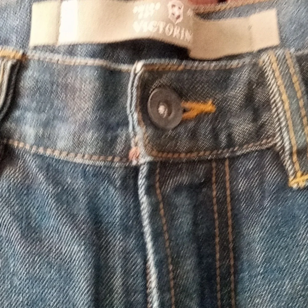 Victorinox Swiss 1884 Jeans. - Picture 5 of 11